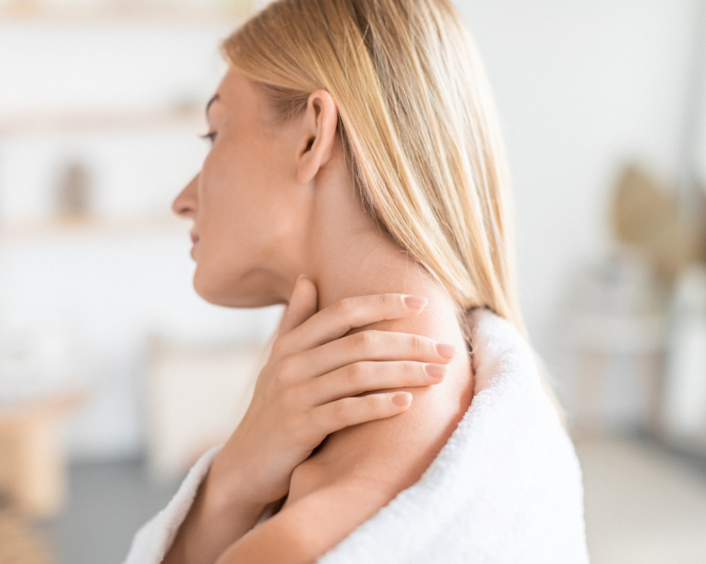 Automasaż karku i szyi z użyciem olejku doTERRA AromaTouch na spięte mięśnie